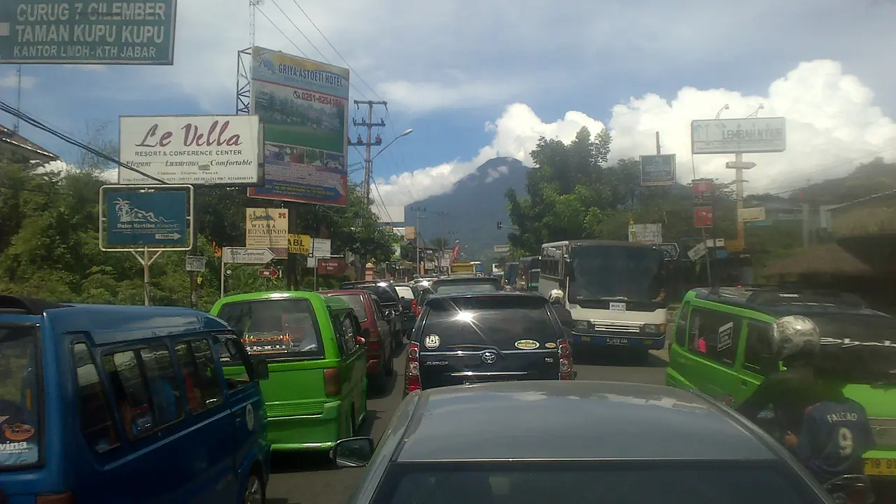 Sehari Jelang Libur Panjang, Kawasan Puncak Macet
