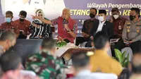 Foto  Gubernur Jawa Tengah saat menghadiri Musrenbang Wilayah digelar di Pendopo Kabupaten Pekalongan