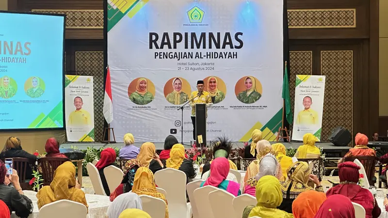 Rapat Pimpinan Nasional (Rapimnas) Organisasi sayap Partai Golkar Pengajian Al Hidayah di di Hotel Sultan, Jakarta.