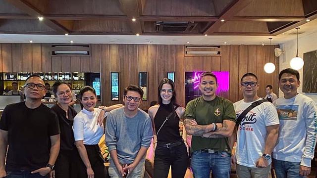 Dikabarkan Melamar Awal Maret, Ini 6 Momen Kebersamaan Gading Marten dan Juria Hartmans