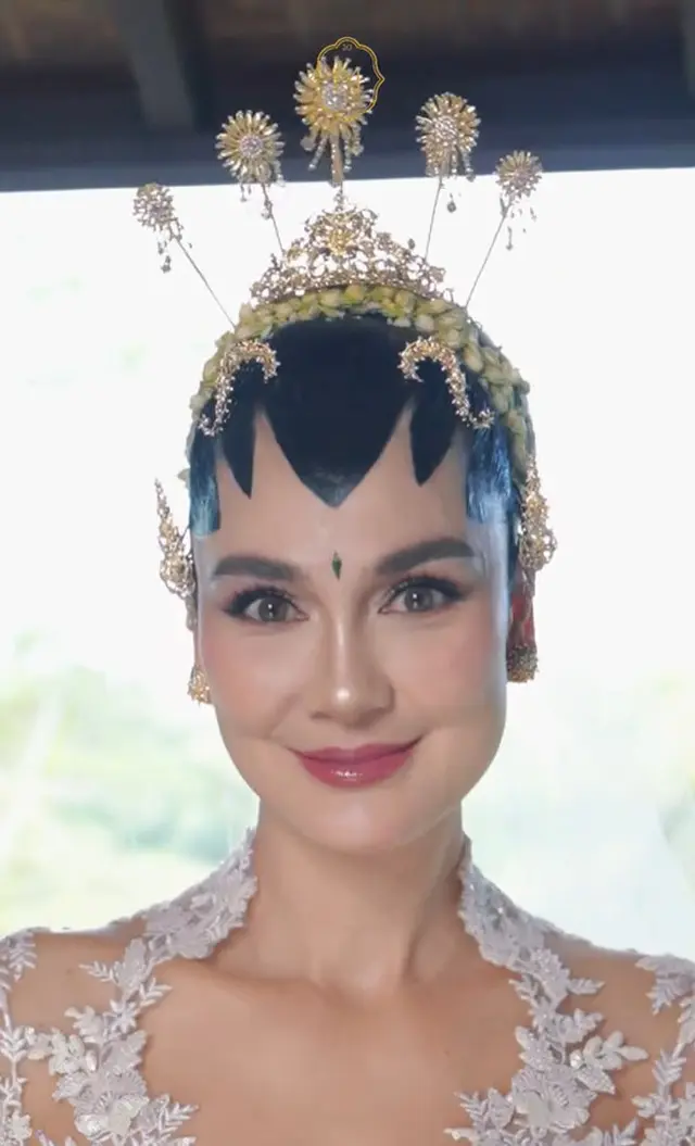 Potret Luna Maya Sebelum dan Sesudah Make Up Akad Nikah/Tiktok Luna Maya