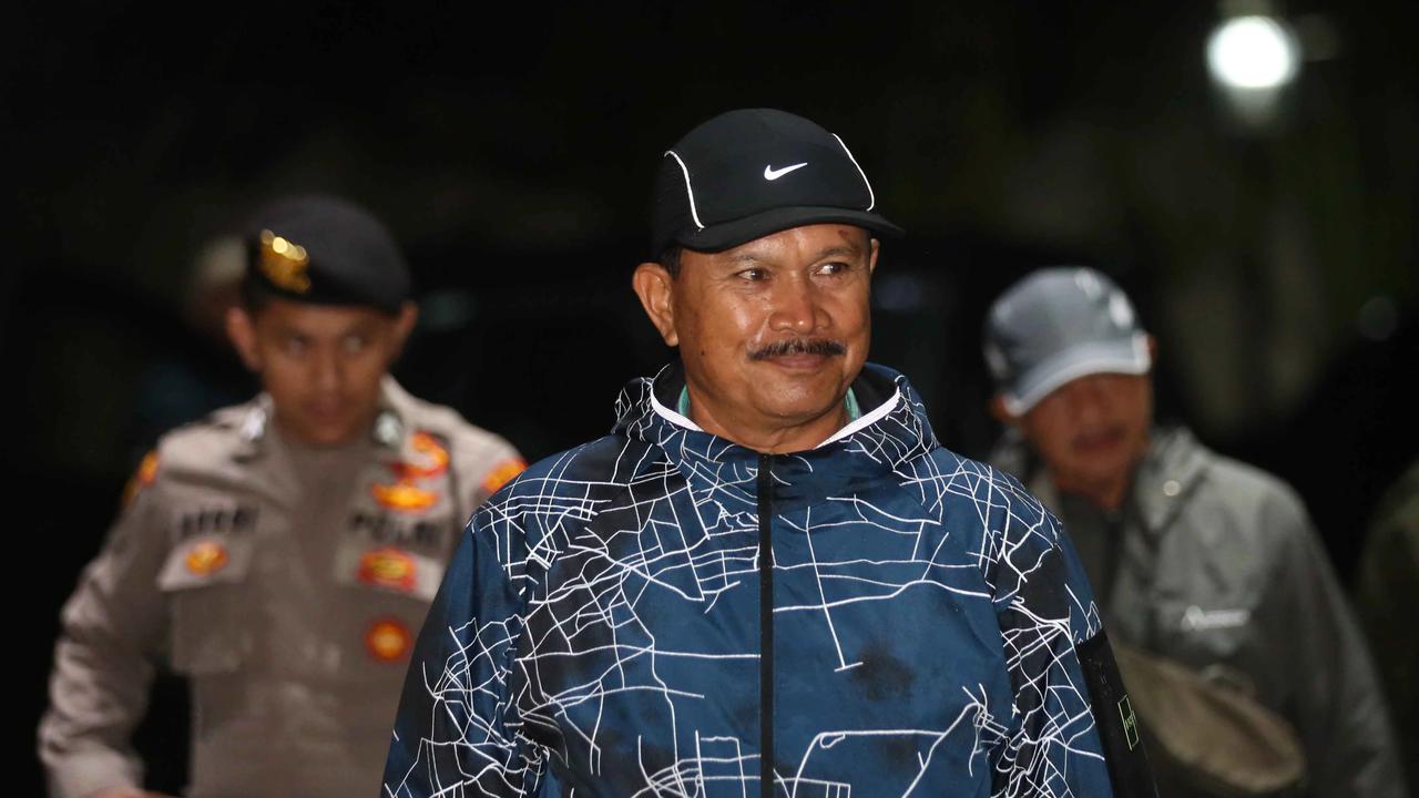FOTO: Wali Kota Madiun Maidi Tiba di Gedung Merah Putih KPK Usai Terjaring OTT