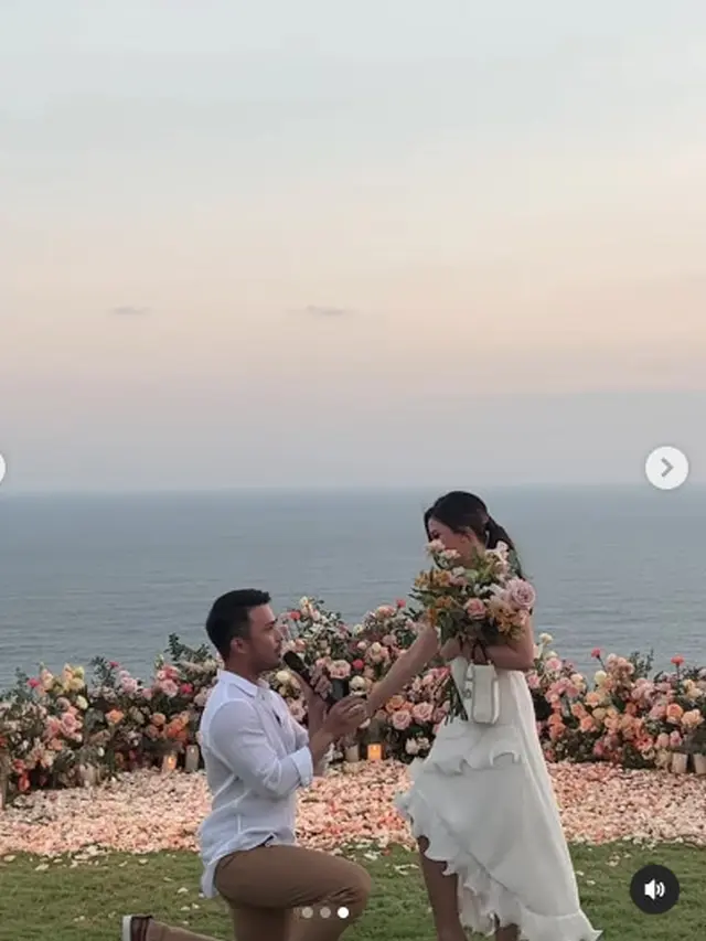 Jessica Mila dilamarYakup Hasibuan