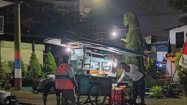 Nasi Goreng Dinosaurus