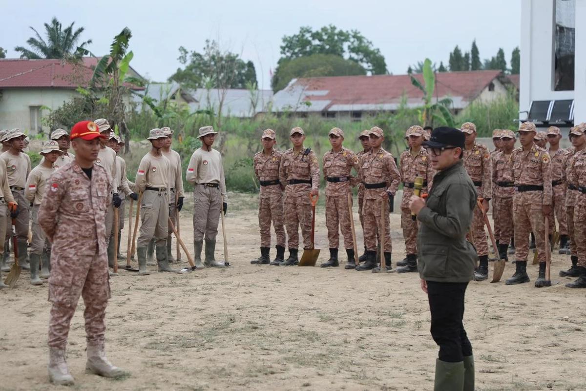 Wamendagri Bima Arya Sugiarto jadi pembina apel penerimaan Satuan Praja Pratama (praja tingkat satu) di Aceh Tamiang