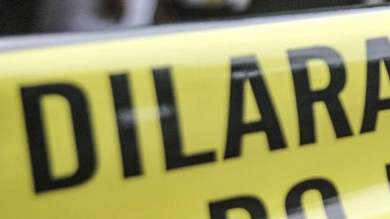 Penyebab kebakaran belum dapat dipastikan. Petugas masih di lapangan untuk melakukan penyelidikan.