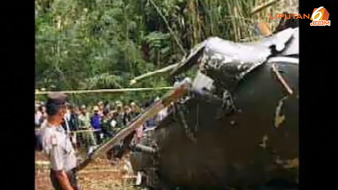 evakuasi-helikopter-jatuh-131110-b.jpg