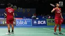 Ganda Putri Indonesia, Greysia Polii/Apriyani Rahayu meluapkan kekecewaan saat melawan Chang Ye Na/Lee So Hee (Korsel) di Babak Kedua Indonesia Open 2017, Jakarta, Kamis (15/6). Greysia/Apriyani kalah 18-21, 14-21. (Liputan6.com/Helmi Fithriansyah)