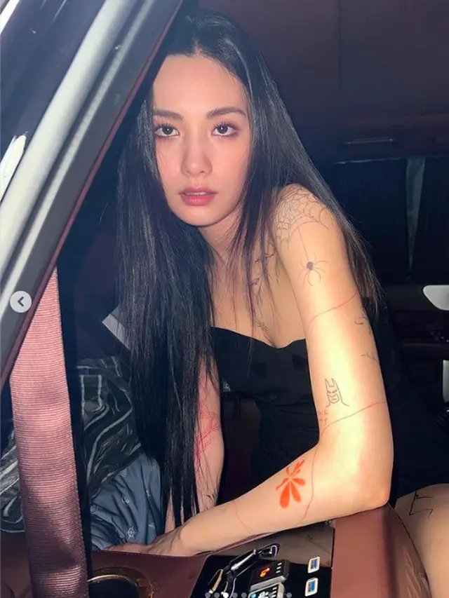 Nana After School pamer tato