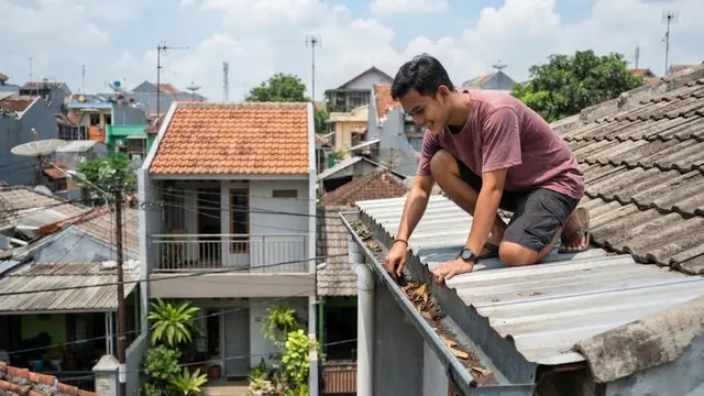 Periksa Bagian Talang yang Menjadi Tempat Air Meluap