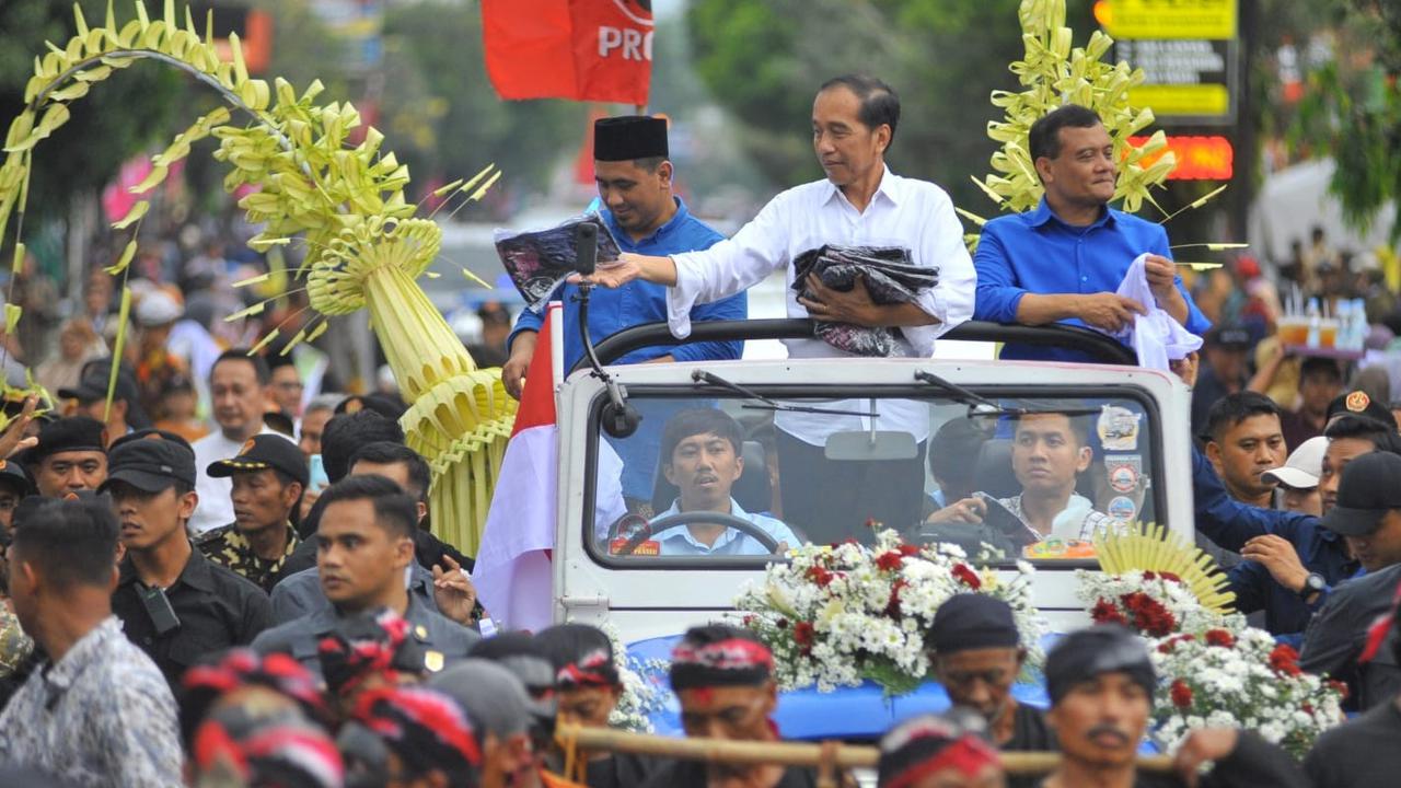 Jokowi Bersama Ahmad Luthfi-Taj Yasin Pawai Keliling Kota Klaten dan Karanganyar