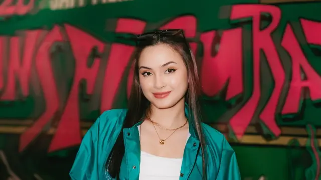 Caitlin Halderman sebagai Icha di series Algojo