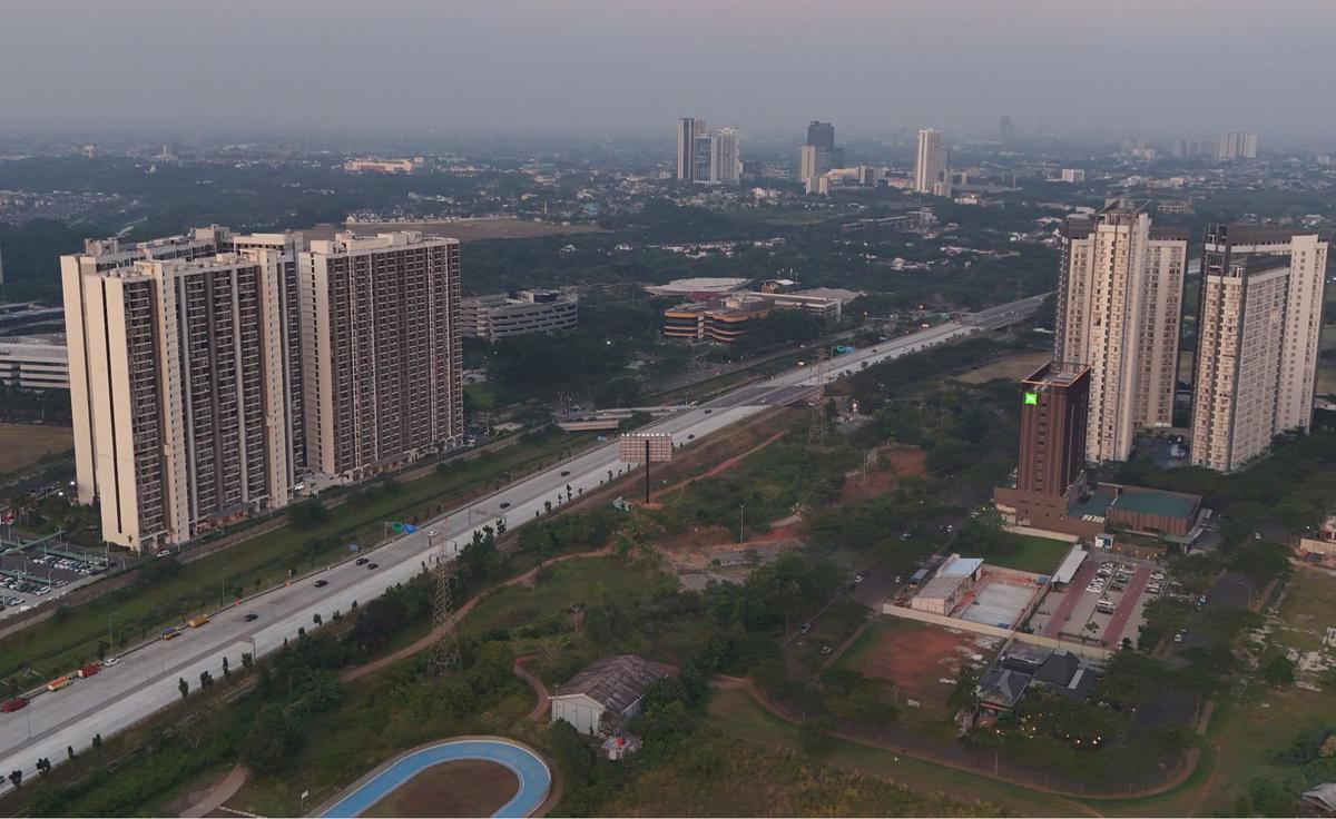 Keindahan Senja di Simpang Susun CBD Tol Serpong-Balaraja