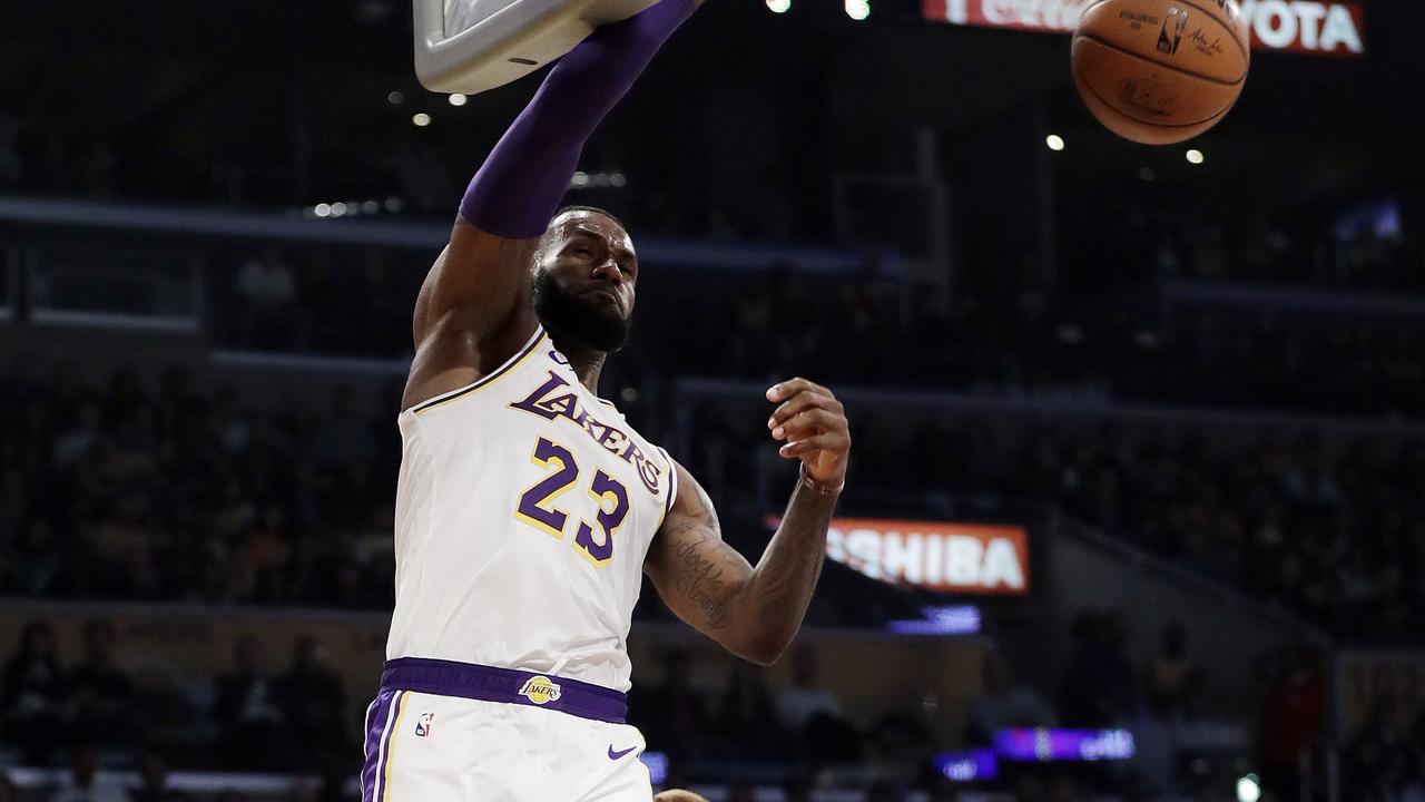 NBA: LeBron James Triple Double, Lakers Jinakkan Pelicans
