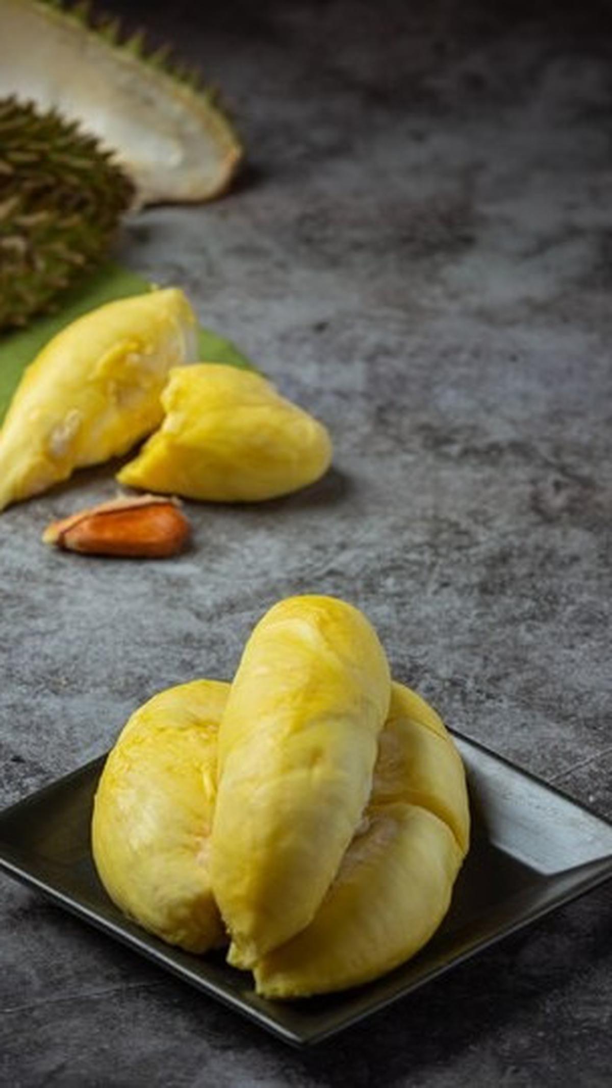 Dengan memahami dampak dan cara mengatasi mabuk durian, Anda dapat tetap menikmati buah ini tanpa mengorbankan kesehatan. Tetap bijak dalam konsumsi durian dan perhatikan kondisi kesehatan pribadi Anda.