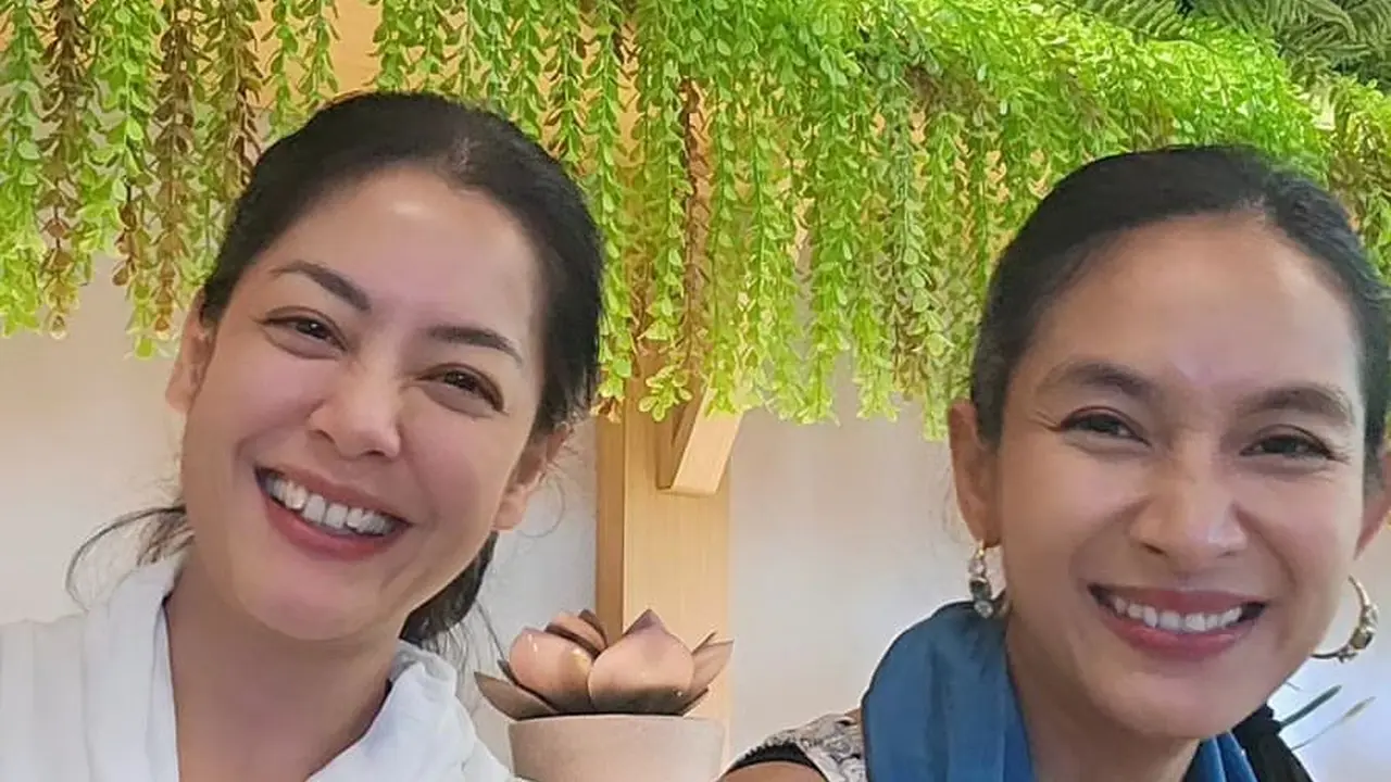 Lulu Tobing dan Happy Salma