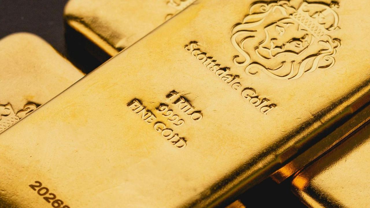 Zakat adalah kewajiban agama bagi umat Muslim untuk menyisihkan sebagian dari harta mereka untuk didistribusikan kepada yang membutuhkan. Salah satu bentuk zakat adalah zakat emas, di mana pemilik emas harus menghitung dan menyisihkan sebagian dari kepemi