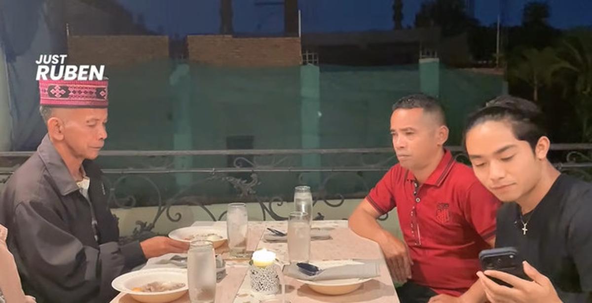 7 Potret Betrand Peto Bertemu Keluarga dari NTT, Sebut Rindu yang Terobati