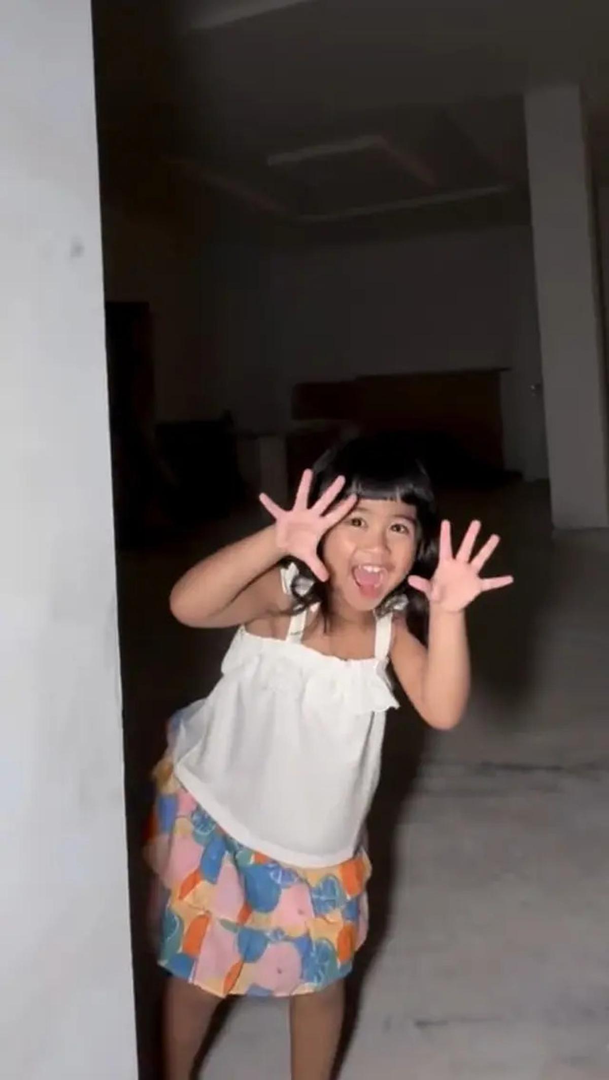 Tingkah Lucu Moana Anak Ria Ricis Sidak Rumah Baru, Hampir Jadi Bagian Depan Mewah Banget