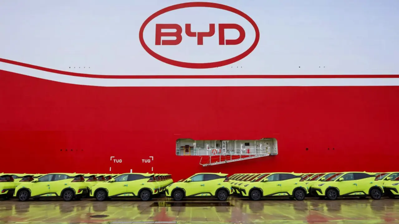 China siap perketat ekspor mobil listrik mulai 2026 demi jaga kualitas dan kepercayaan pasar global (BYD)