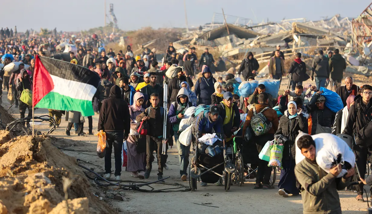 Sebelumnya, Militer Israel mengatakan, warga Palestina dapat kembali dengan berjalan kaki menuju Gaza Utara melalui koridor Netzarim dan jalan Jalan Al-Rashid mulai pukul 7 pagi waktu setempat. (Omar AL-QATTAA/AFP)