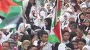 Satu jalur di kawasan tersebut ditutup karena digunakan untuk berkumpul massa. (merdeka.com/Arie Basuki)