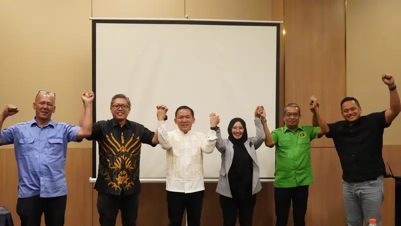 Lima pimpinan partai politik di Kota Bogor bertemu dengan bakal calon wali kota Dokter Rayendra. (Liputan6.com/ Achmad Sudarno)