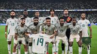 Starting XI Timnas Arab Saudi saat melawan Timnas Indonesia di putaran keempat Kualifikasi Piala Dunia 2026, 9 Oktober 2025. (AP Photo)