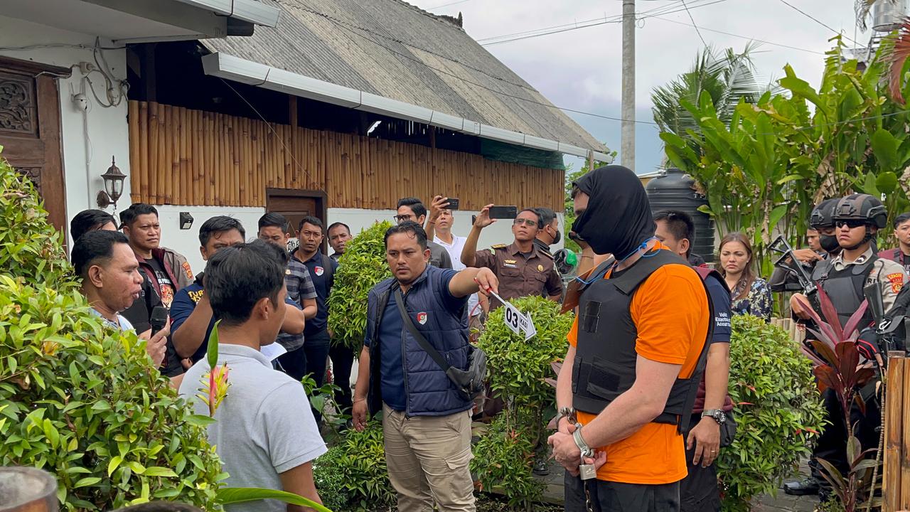 rekonstruksi penembakan wn australia