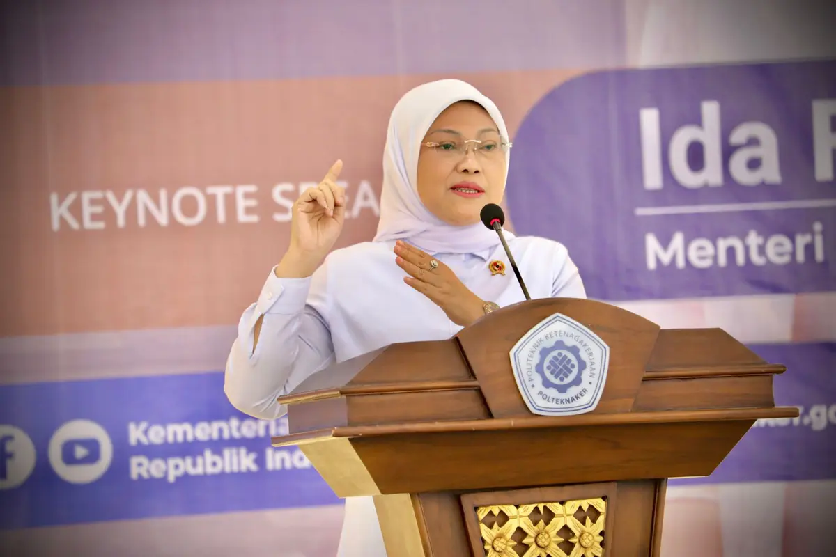 Menaker Ida Fauziyah Berikan Kuliah Perdana Polteknaker Tahun Akademik 2023/2024