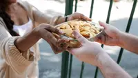 Prancis Wajibkan Supermarket Donasikan Makanan Tak Terjual untuk Kurangi Pemborosan