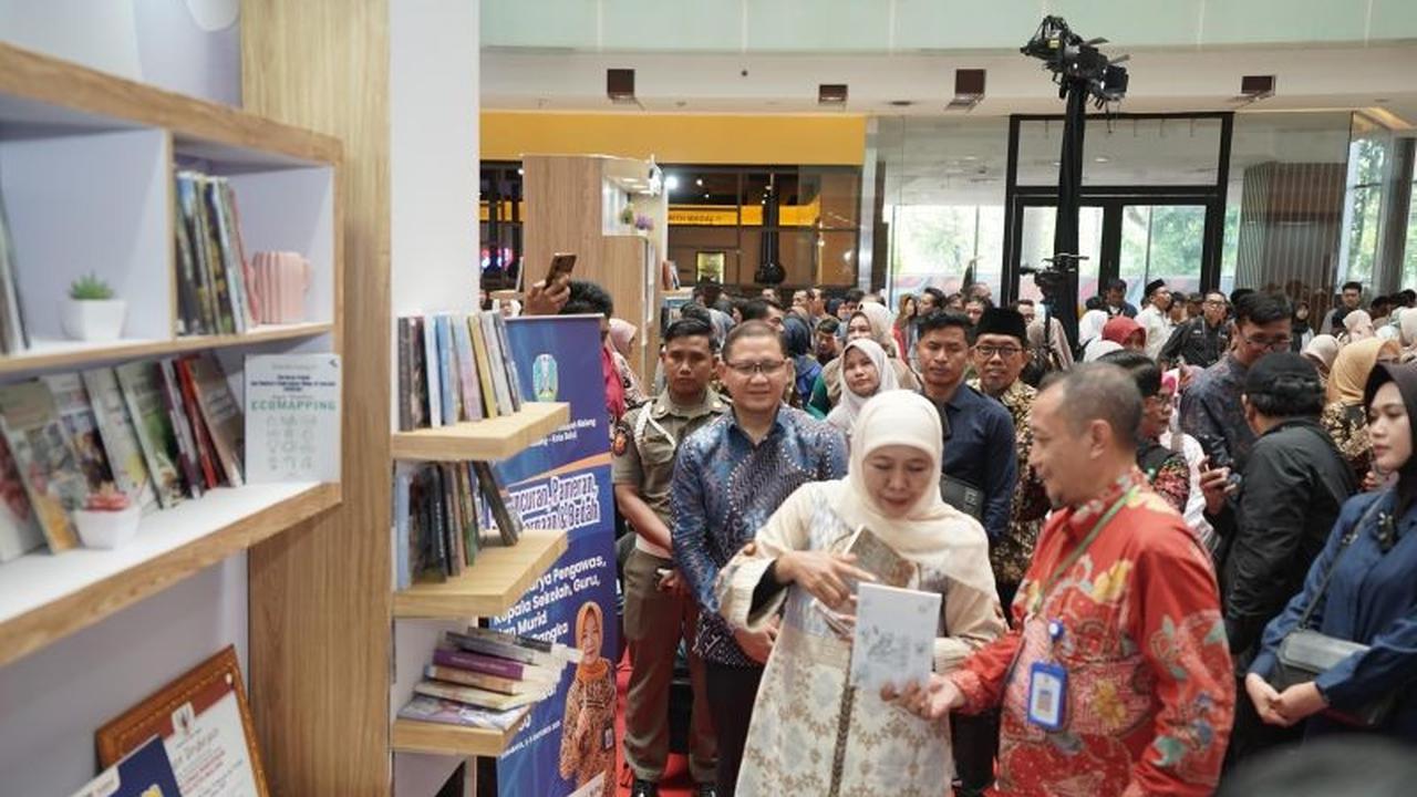 Fantastis! Insan Pendidikan Jatim Pecahkan Rekor MURI dengan 1.580 Judul Buku Baru