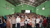 Jelang Idulfitri, Rajiv NasDem Bagikan 30 Ribu Paket Sembako di Bandung