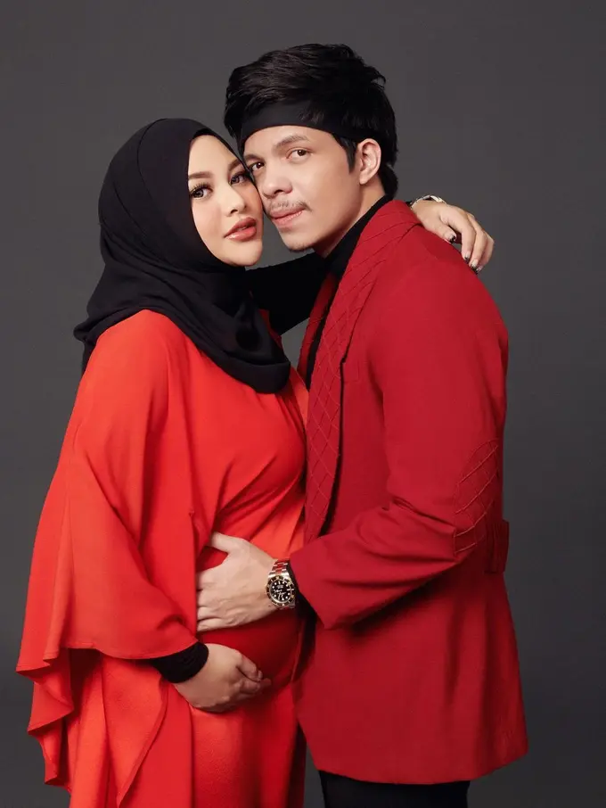 Ekspresi Aurel Hermansyah ketakutan makan di tempat tinggi