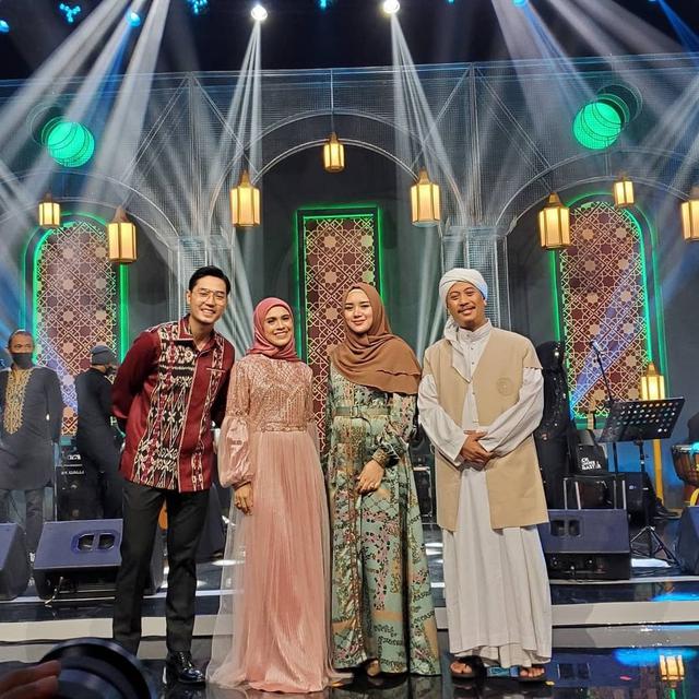 Makin Buncit, Ini 6 Kebersamaan Opick dan Bibi Silvana Jelang Kelahiran