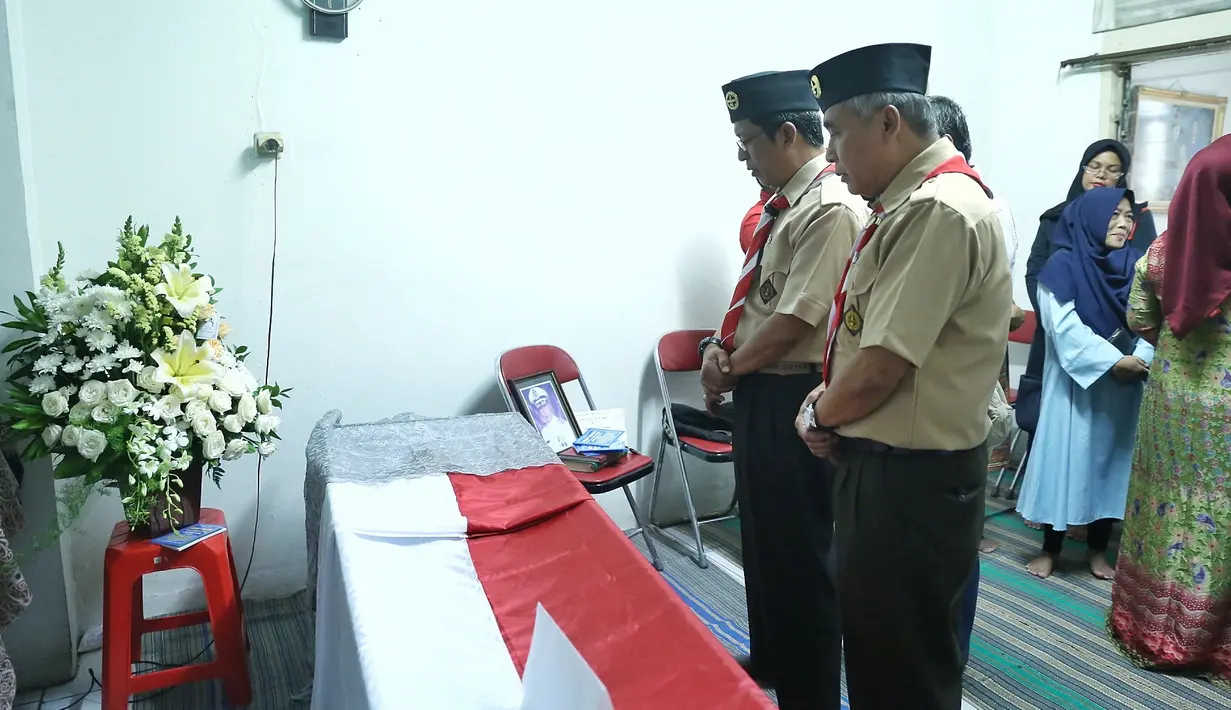 Sebelum meninggal dunia, aktor senior ini memang telah menderita penyakit komplikasi sejak lama. Namun kondisinya menurun setelah ia terjatuh di kamar mandi rumahnya sekitar satu bulan lalu. (Nurwahyunan/Bintang.com)