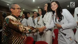 Wakil Ketua KPK Alexander Marwata menerima kunjungan finalis Puteri Indonesia 2019 di Gedung KPK, Jakarta, Rabu (6/3/2019). Sebanyak 39 finalis Puteri Indonesia 2019 akan diberikan pemahaman tentang pemberantasan korupsi. (merdeka.com/Dwi Narwoko)