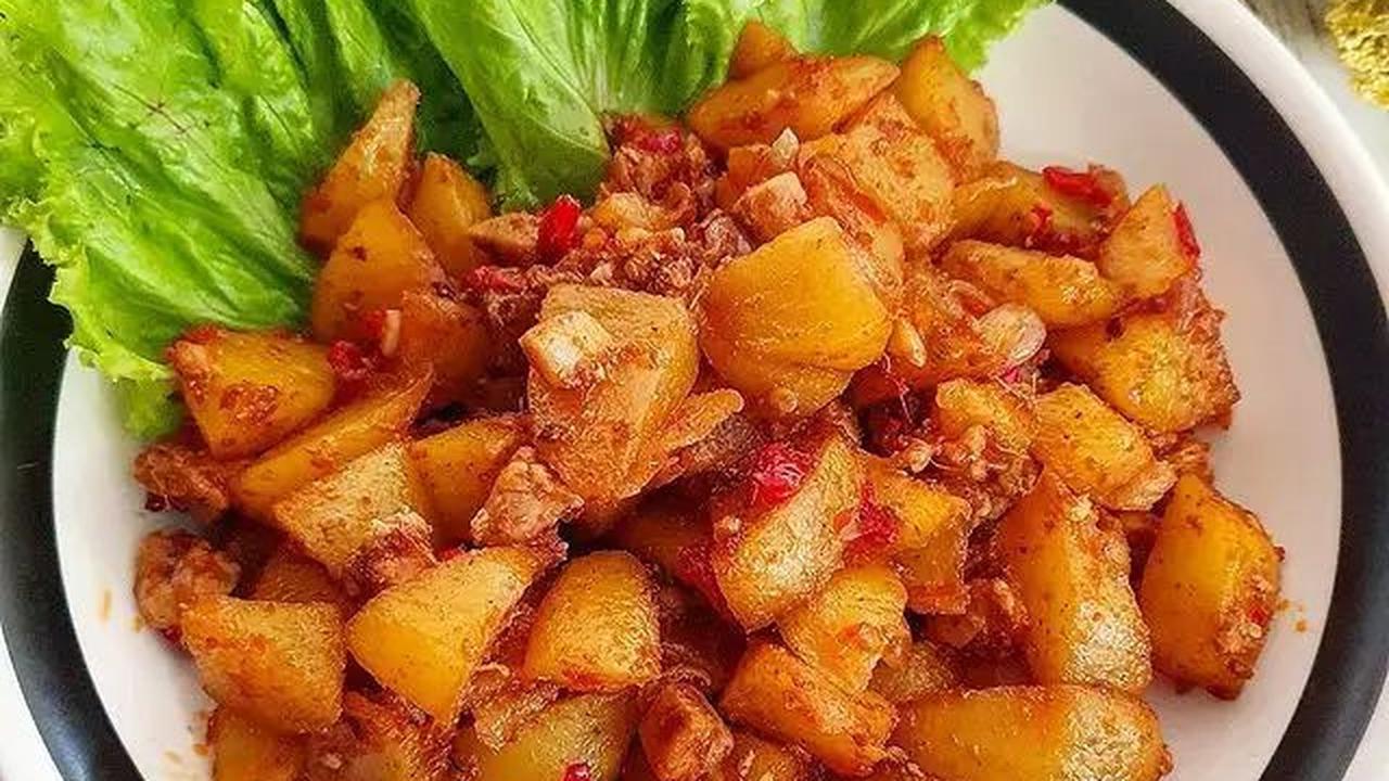 <b>1. Sambal Goreng Kentang Original</b>