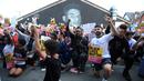 Mural menghormati bintang Inggris, Marcus Rashford, di Withingston, Manchester pun jadi sasaranya. Fans yang kecewa merusak mural dengan coretan bernada rasis. (Foto:AFP/Lindsey Parnaby)