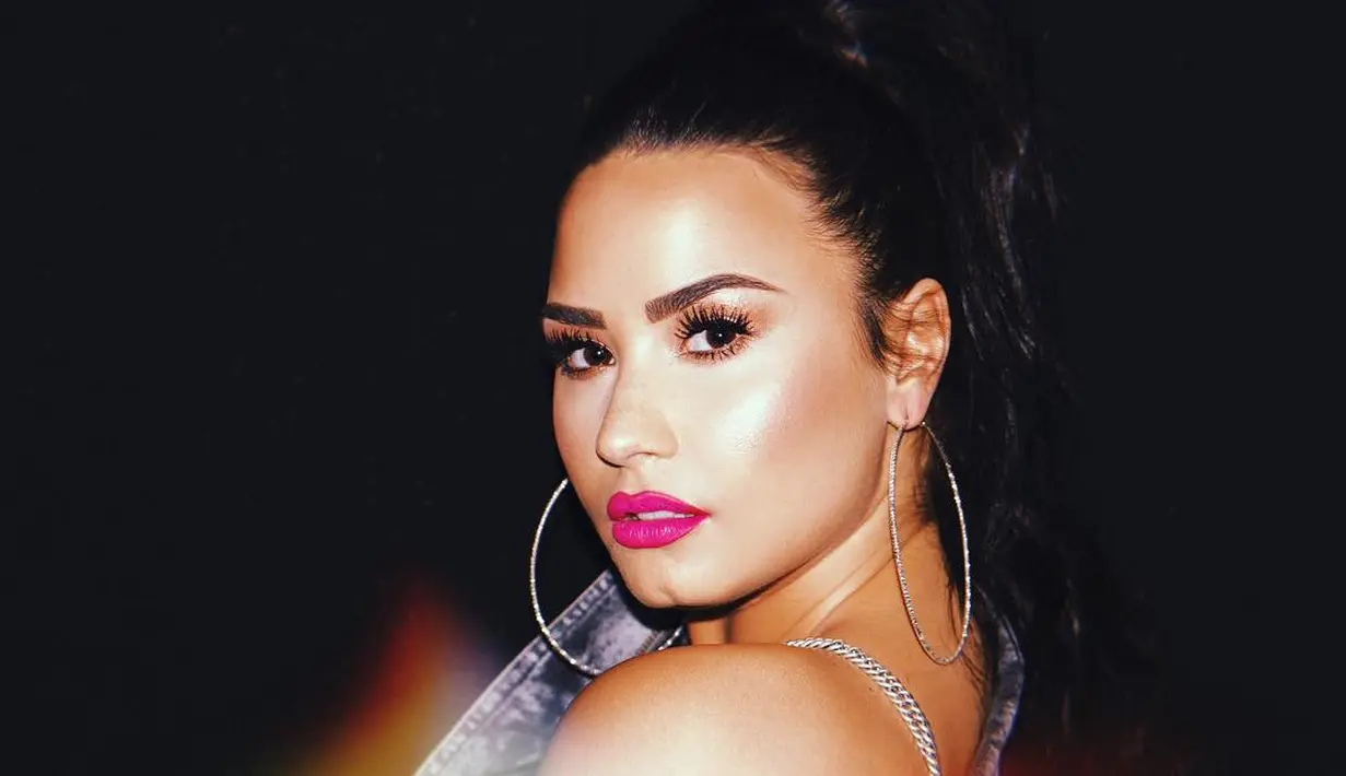 "Aku tahu mengenai itu. Jadi aku ingin Demi sendiri yang mengakui hal itu," ujar Iggy. (instagram/ddlovato)