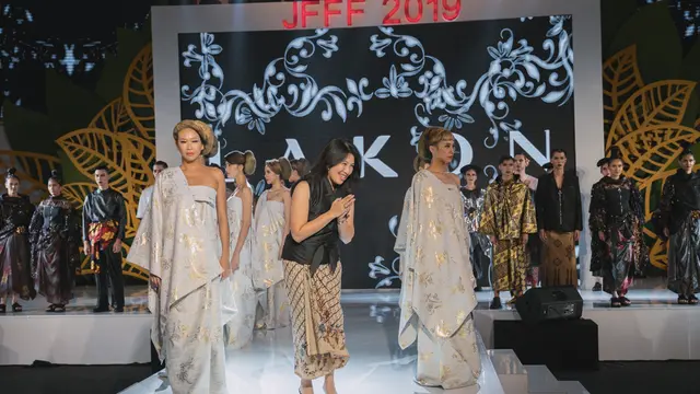 Fashion dan seni HUT RI