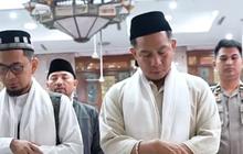 Momen Khusyu Panglima Simak Ceramah Ustaz Adi Hidayat di Masjid, Bicara tentang Kemuliaan Profesi Tentara