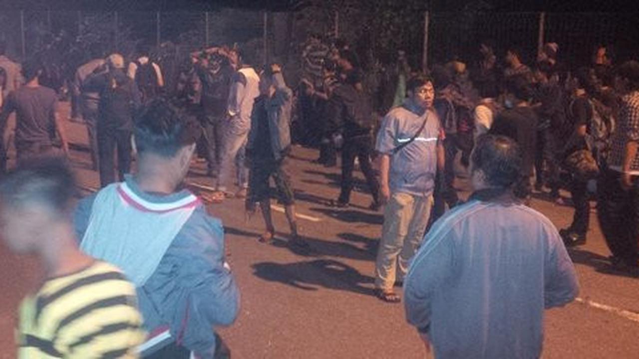 Peserta kongres HMI saling lempar kursi, polisi lepaskan tembakan