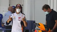 Pembalap Repsol Honda, Marc Marquez, setelah menjalani tes medis di Sirkuit Jerez, Kamis (23/7/2020). (AFP/STR)