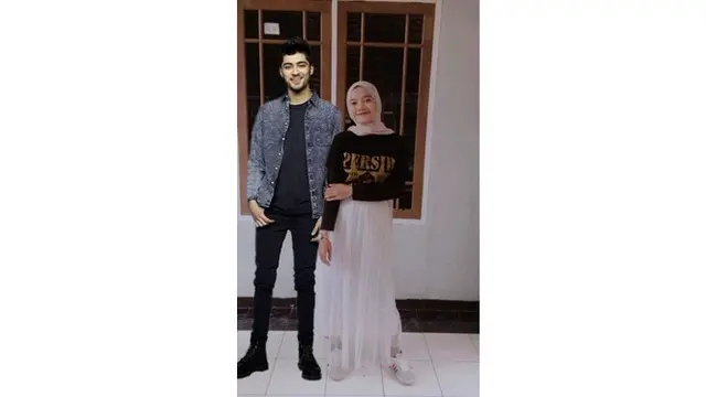 Wanita Ini Minta Fotonya Diedit Berdua, 5 Kreasi Netizen Kocak