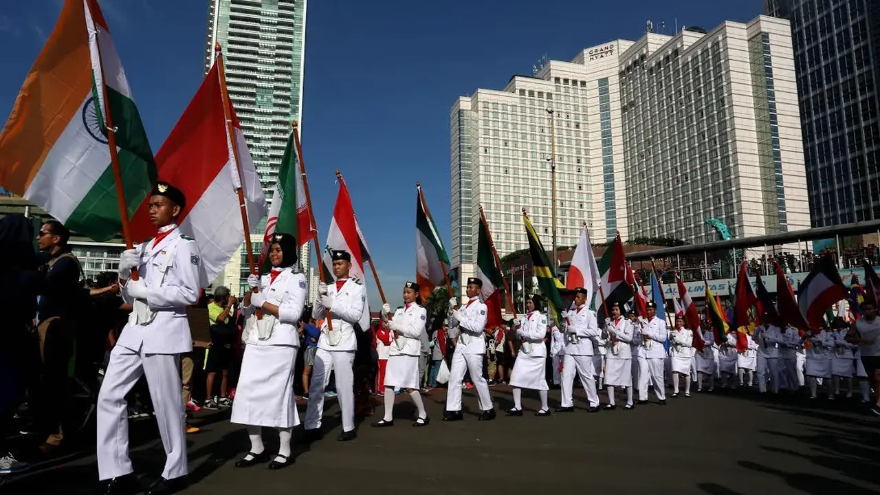 Arak-arakan bendera peserta sidang Interpol