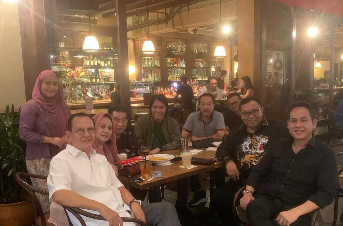 Yessy Gusman Gelar Pertemuan Hangat dengan Seleb Senior, Kehadiran Once Mekel Jadi Sorotan