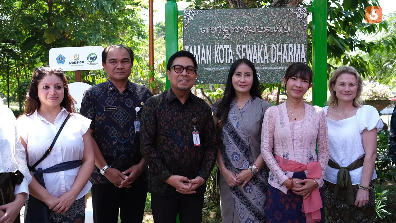 PepsiCo Indonesia dan Bali Waste Cycle Ubah Limbah Plastik Jadi Papan Penunjuk Arah