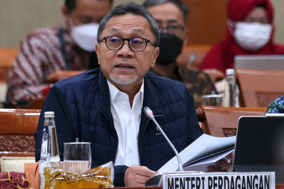 Raker dengan Komisi VI DPR, Mendag Zulkifli Hasan Tunjukkan Minyakita