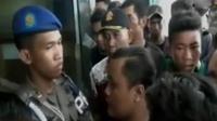 Unjuk rasa buruh korban PHK di kantor DPRD Kabupaten Deli Serdang berlangsung ricuh